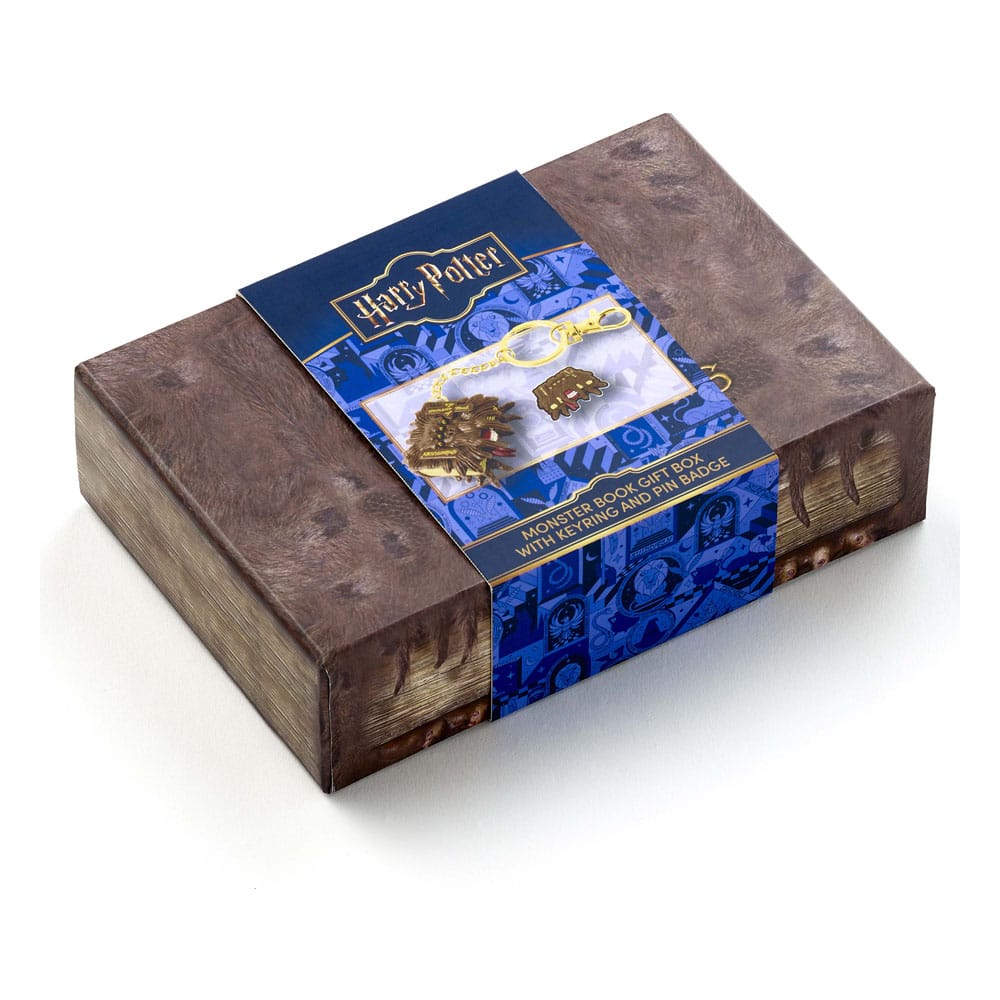 Harry Potter: Monster Book Keychain and Pin Badge Gift Set P035579