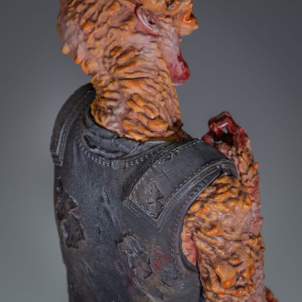 The Last of Us Part II PVC Statue Armored Clicker 22 cm P035801