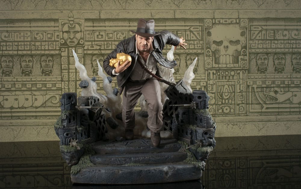Indiana Jones: Raiders of the Lost Ark Deluxe Gallery PVC Statue Escape with Idol 25 cm P036012