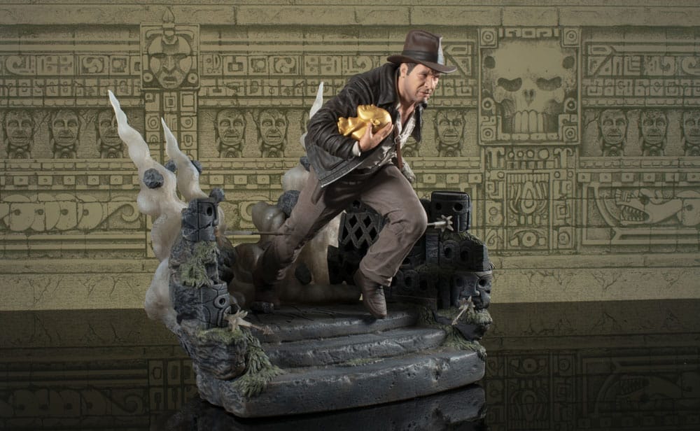 Indiana Jones: Raiders of the Lost Ark Deluxe Gallery PVC Statue Escape with Idol 25 cm P036012
