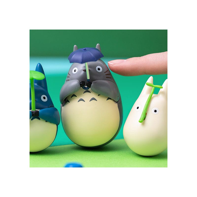 My Neighbor Totoro Round Bottomed Figurine Big Totoro with leaf 7 cm P036338