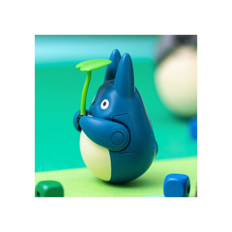 My Neighbor Totoro Round Bottomed Figurine Mid Totoro with leaf 6 cm P036339