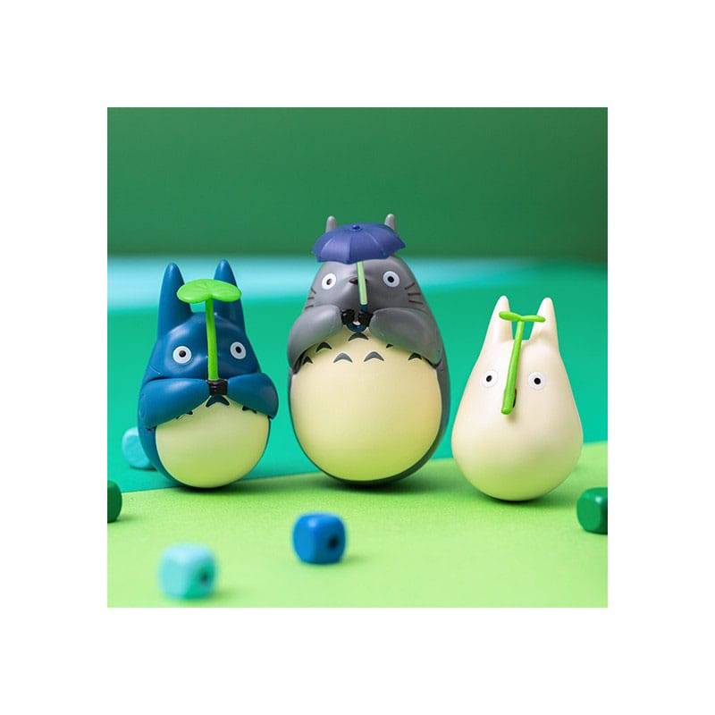 My Neighbor Totoro Round Bottomed Figurine Small Totoro with leaf 5 cm P036340