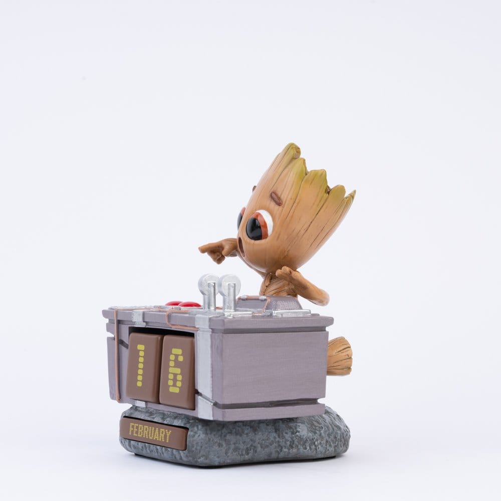Marvel 3D Perpetual Calendar Groot Death Button 12 cm P074873
