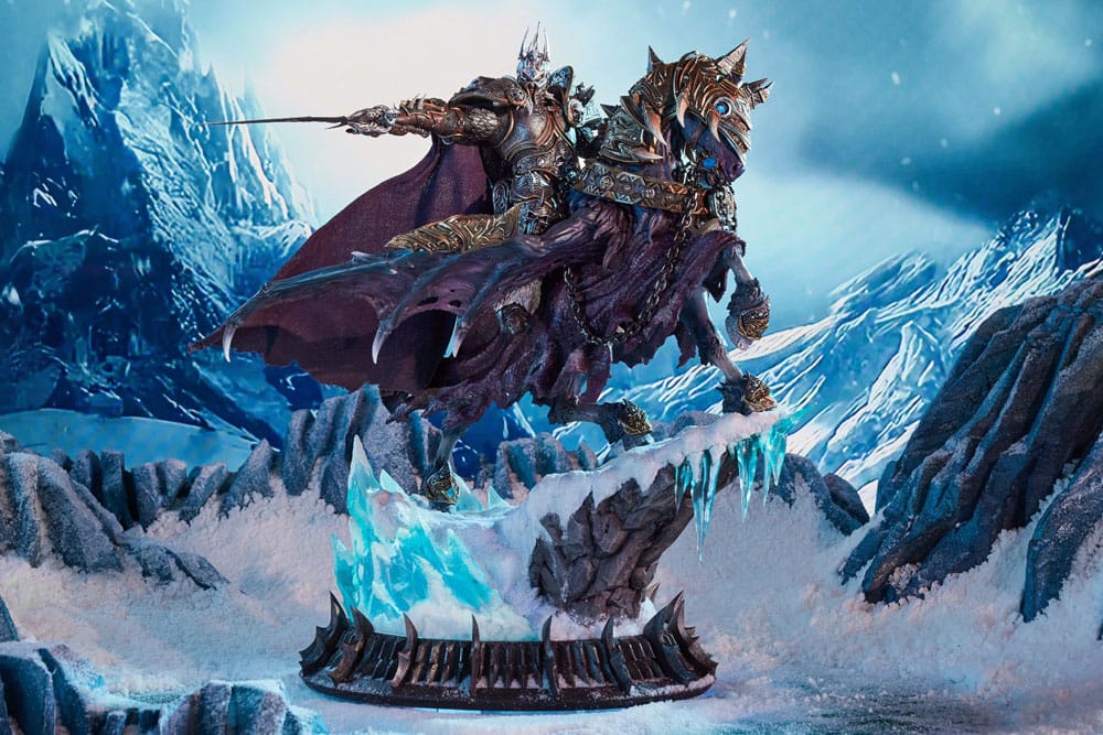 World of Warcraft Statue The Lich King & Invincible 68 cm P044069