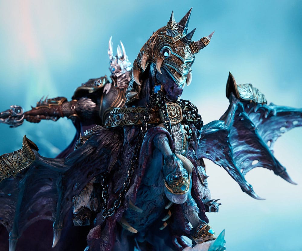 World of Warcraft Statue The Lich King & Invincible 68 cm P044069