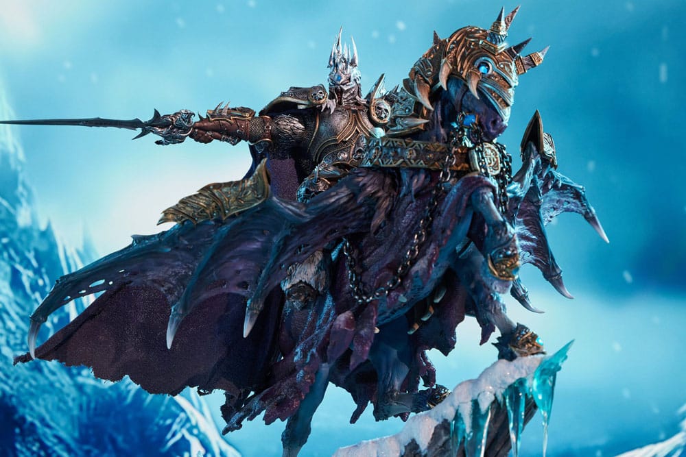 World of Warcraft Statue The Lich King & Invincible 68 cm P044069