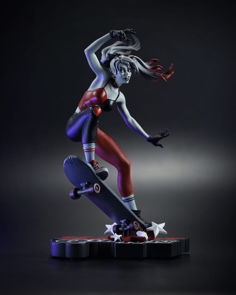 DC Direct Harley Quinn: Red, White & Black Statue 1/10 Harley Quinn by Ivan Tao 20 cm P049835