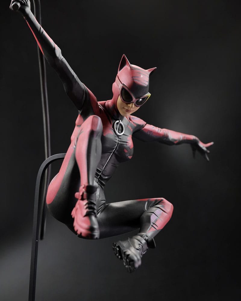 DC Designer Series Statue 1/6 Catwoman by Jock 33 cm P049843