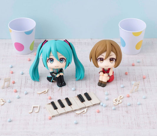 Character Vocal Series Look Up PVC Statue Hatsune Miku & Meiko Set (with gift) 11 cm P050522