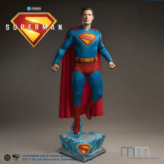 Superman 2025 Life-Size Statue Superman 246 cm P051177