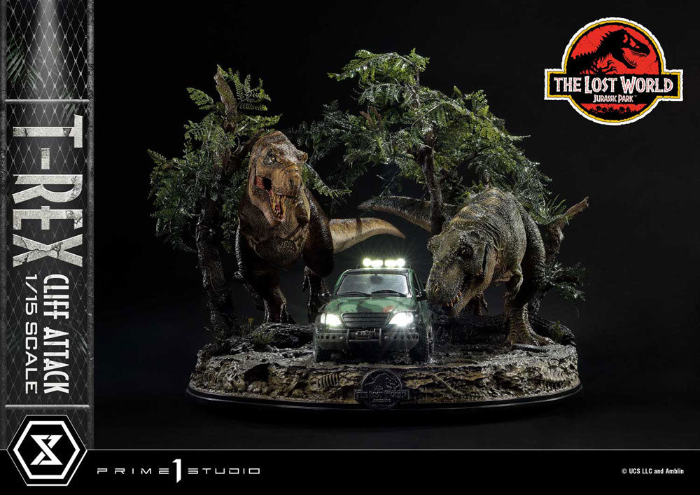 Jurassic World: The Lost World Statue 1/15 T-Rex Cliff Attack 53 cm P054118