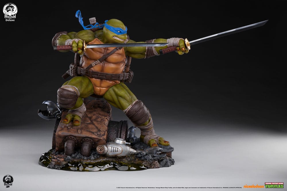 Teenage Mutant Ninja Turtles Statue 1/3 Leonardo (Deluxe Edition) 52 cm P055222