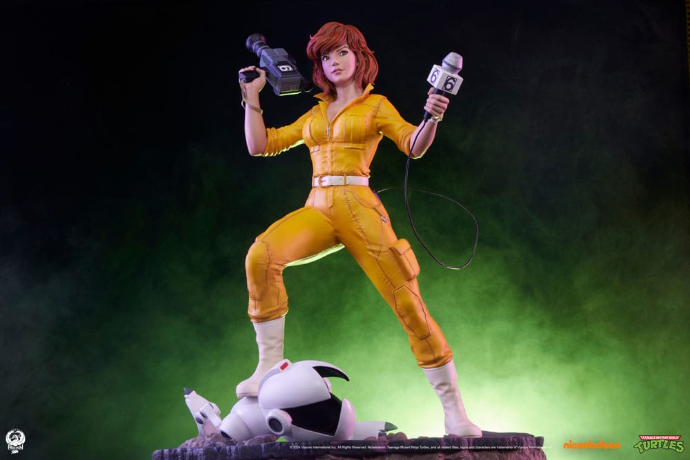 Teenage Mutant Ninja Turtles Premier Series Statue 1/4 April O'Neil 46 cm P055283