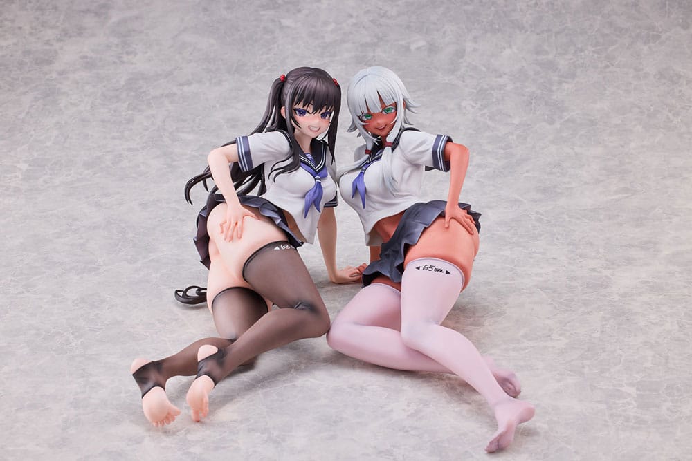 World Where the Thickness of a Girl's Thighs is Equal to Her Social Status Statues 1/5 Raura Aiza & Iroha Shishikura 14 cm P056411