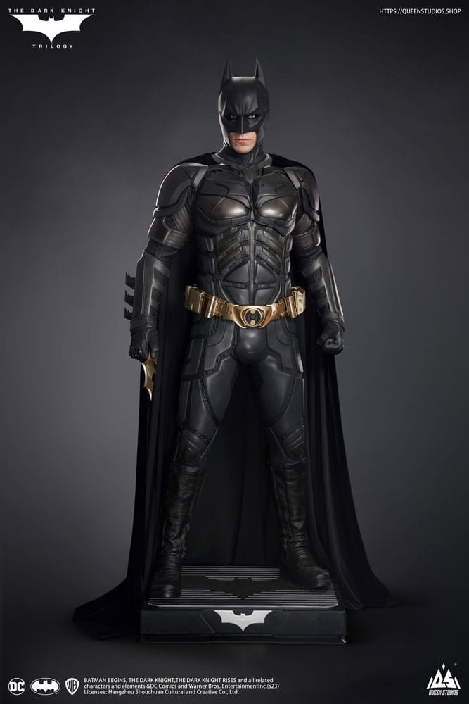 The Dark Knight Life-Size Statue Batman Premium Edition 207 cm P056636
