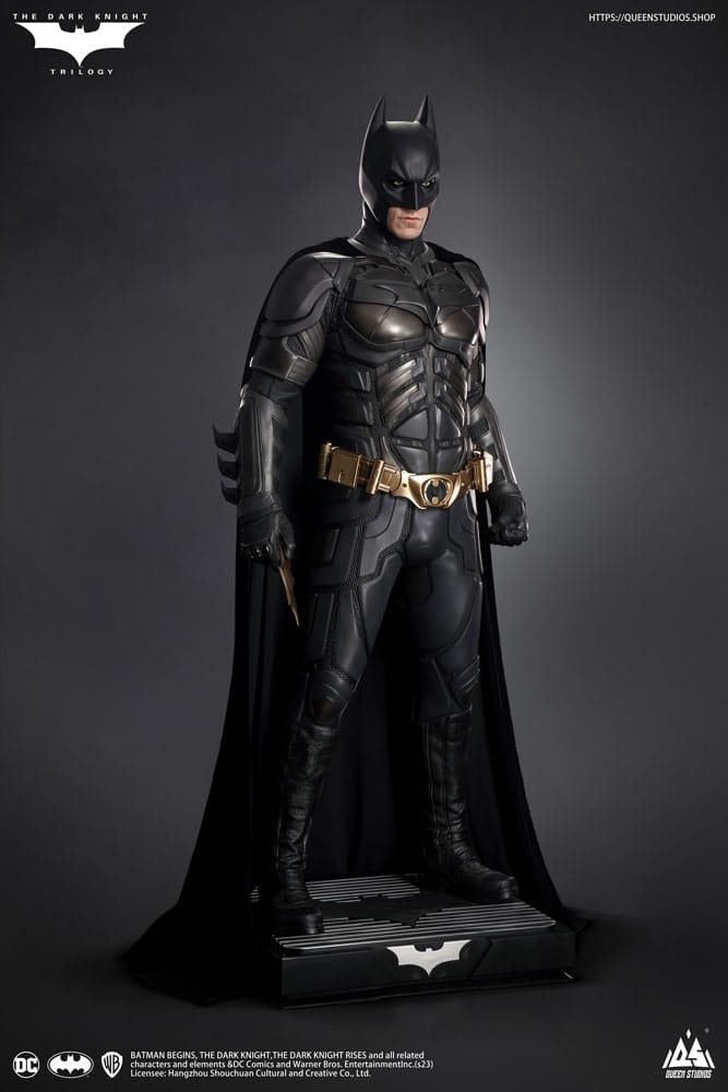 The Dark Knight Life-Size Statue Batman Premium Edition 207 cm P056636