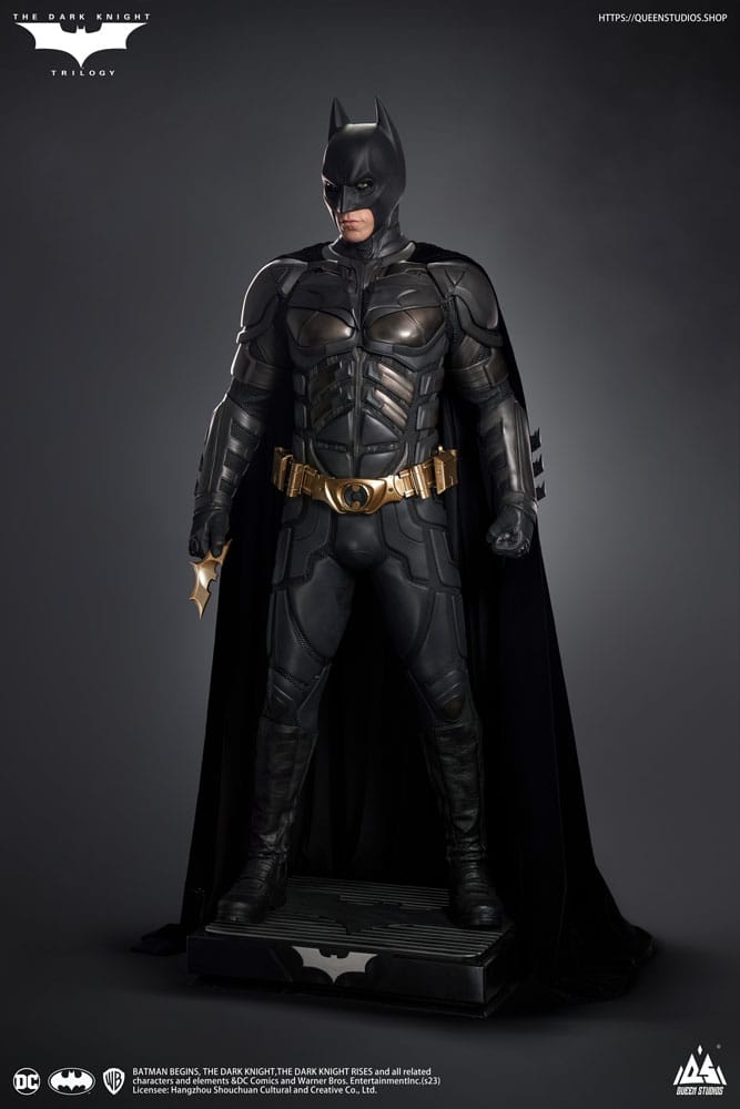 The Dark Knight Life-Size Statue Batman Premium Edition 207 cm P056636