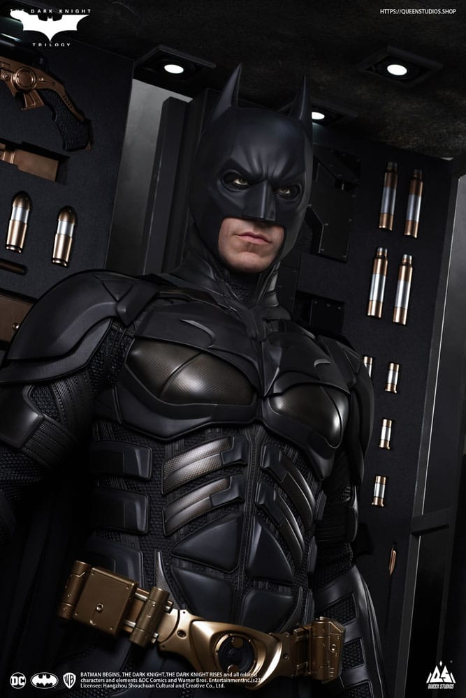 The Dark Knight Life-Size Statue Batman Ultimate Edition 207 cm P056638