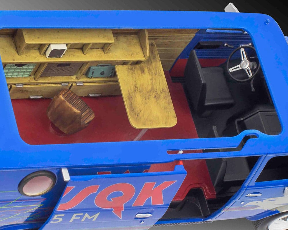 Stranger Things Model Kit 1/25 Squawk Van 21 cm P067719