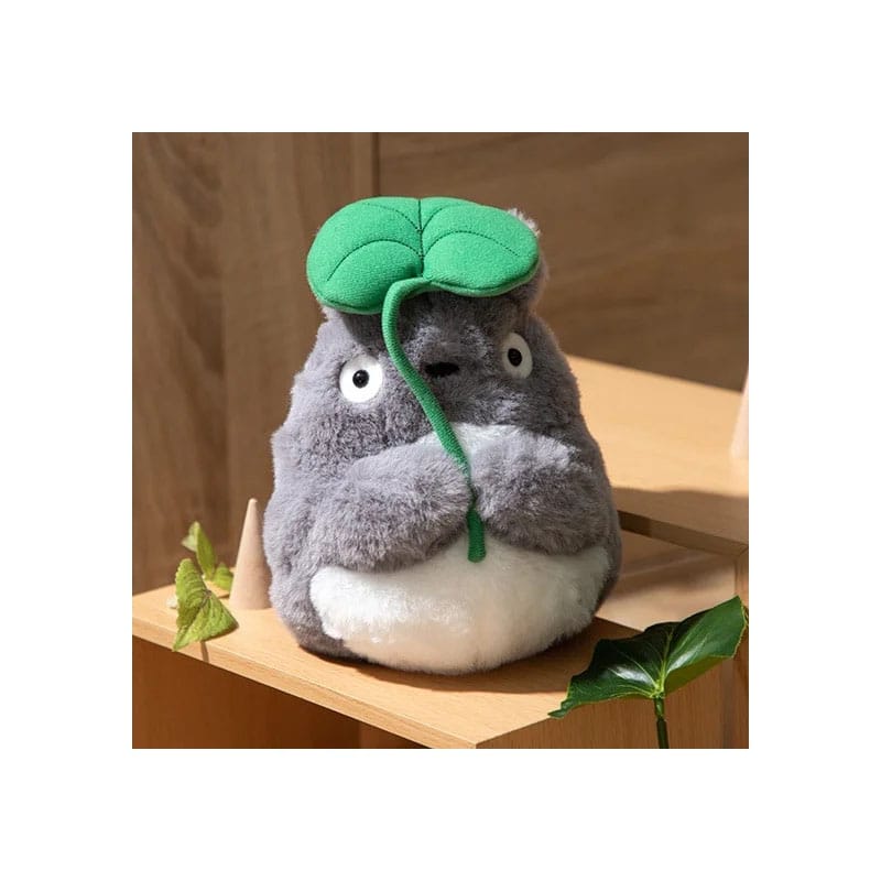 My Neighbor Totoro Nakayoshi Plush Figure Big Totoro with leaf 21 cm P057370