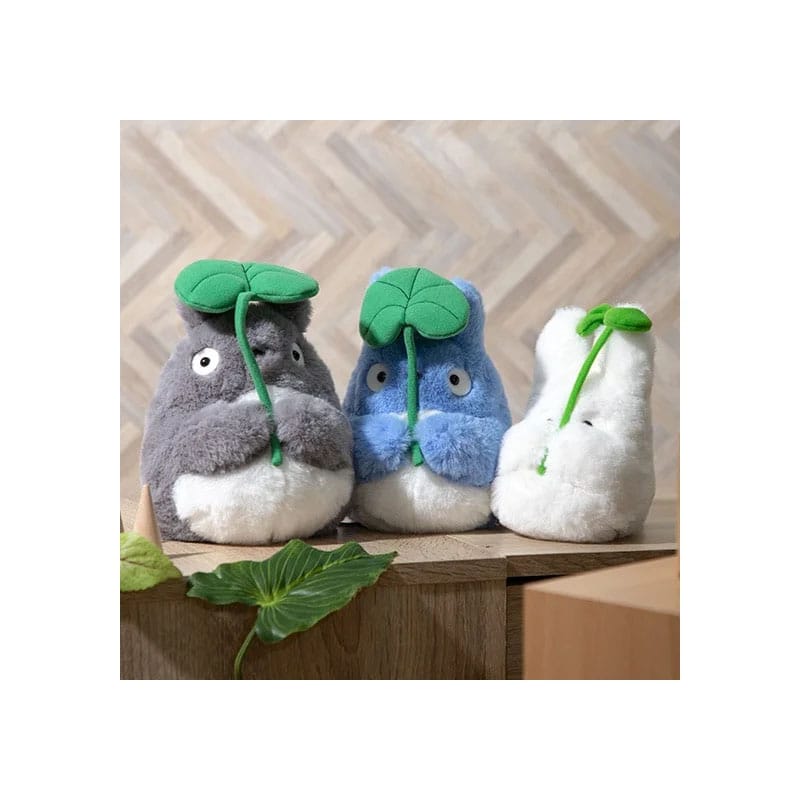 My Neighbor Totoro Nakayoshi Plush Figure Big Totoro with leaf 21 cm P057370