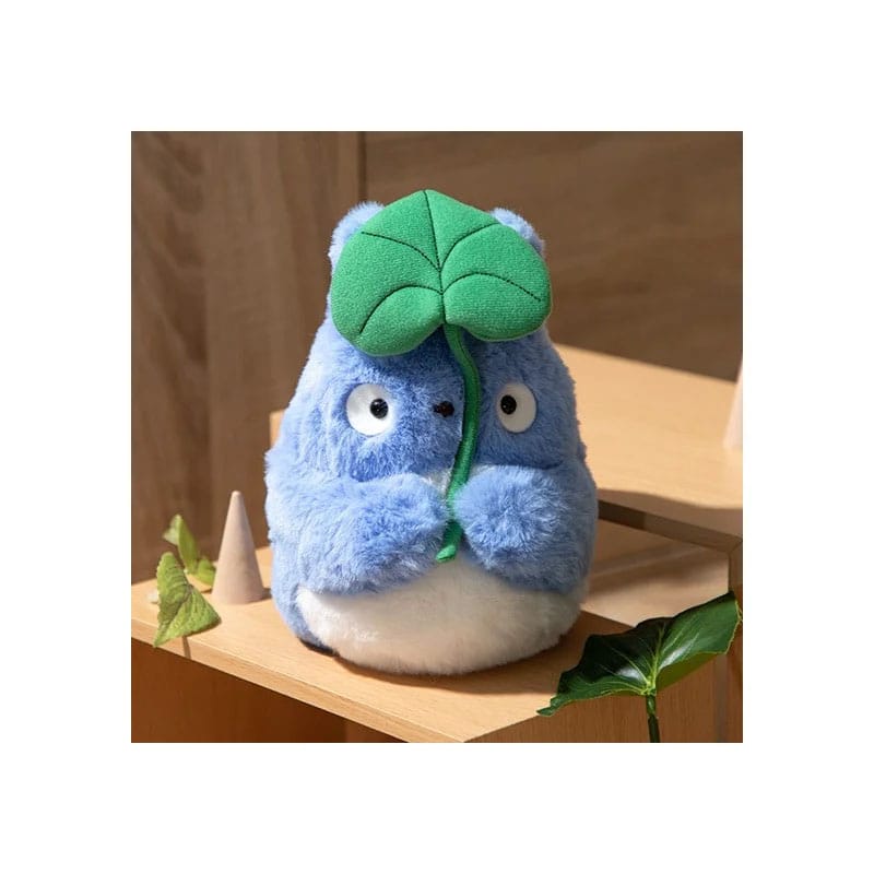 My Neighbor Totoro Nakayoshi Plush Figure Medium Totoro with leaf 20 cm P057371