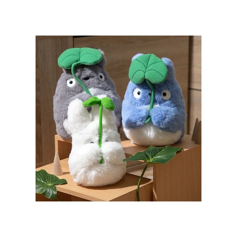My Neighbor Totoro Nakayoshi Plush Figure Medium Totoro with leaf 20 cm P057371