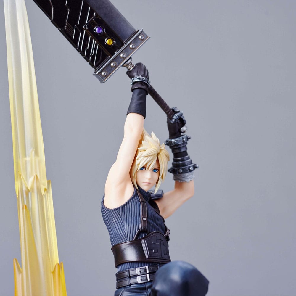 FINAL FANTASY VII REBIRTH PVC FIGURE CLOUD STRIFE 30 CM