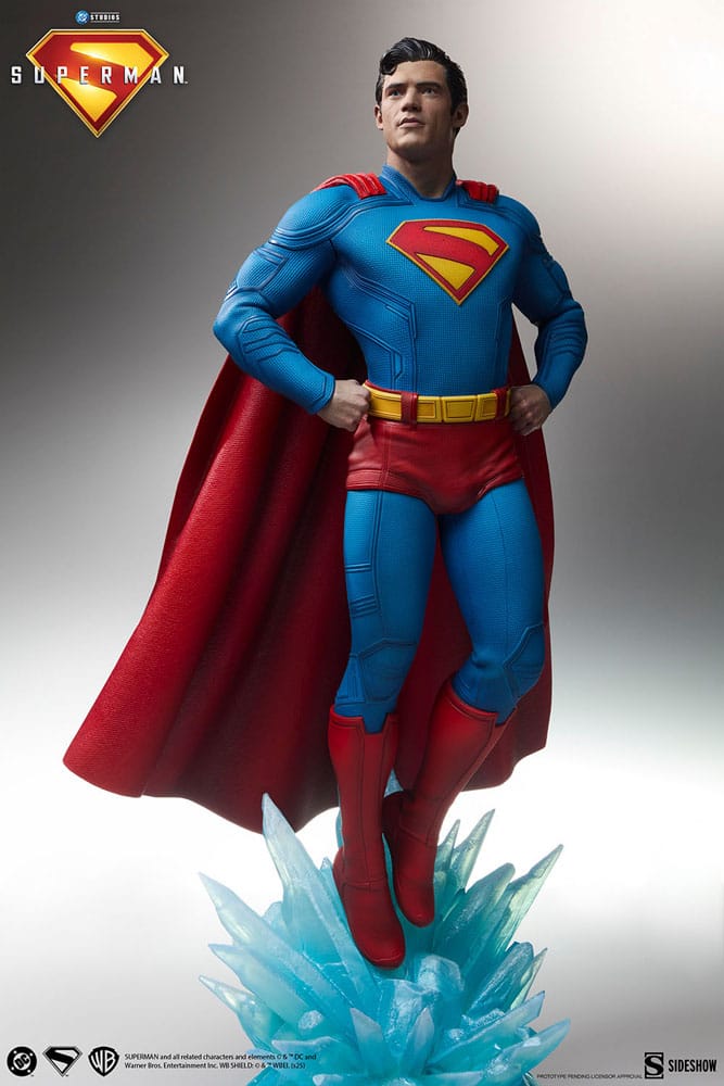 Superman (2025) Premium Format Statues Superman 61 cm & Krypto 23 cm Bundle (2) P059649