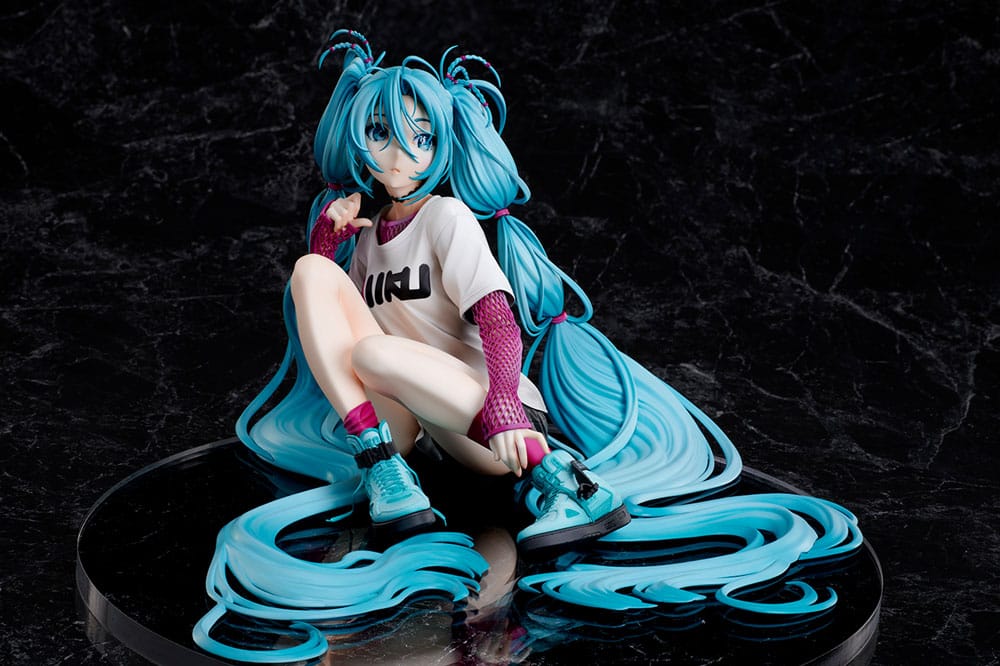Hatsune Miku Statue 1/4 Yoneyama Mai The Latest Street Style "Cute" Limited Edition 17 cm P059885