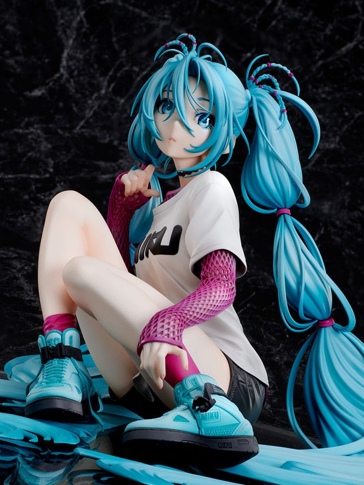 Hatsune Miku Statue 1/4 Yoneyama Mai The Latest Street Style "Cute" Limited Edition 17 cm P059885