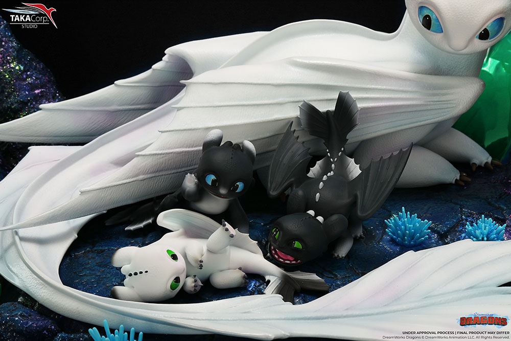 How To Train Your Dragon Statue 1/6 Light Fury & Night Lights 36 cm P060527