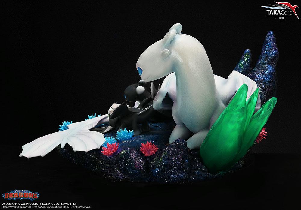 How To Train Your Dragon Statue 1/6 Light Fury & Night Lights 36 cm P060527
