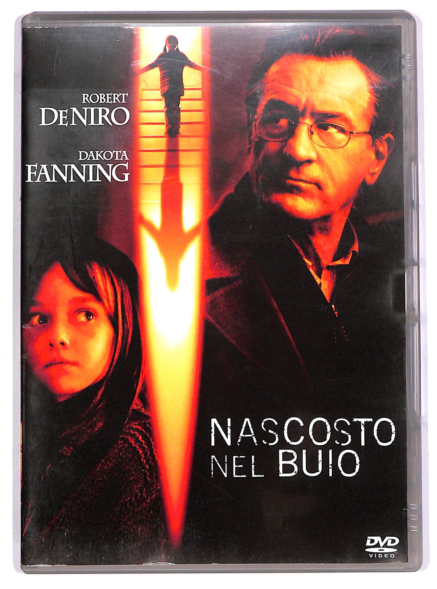 EBOND Nascosto nel buio DVD D634647